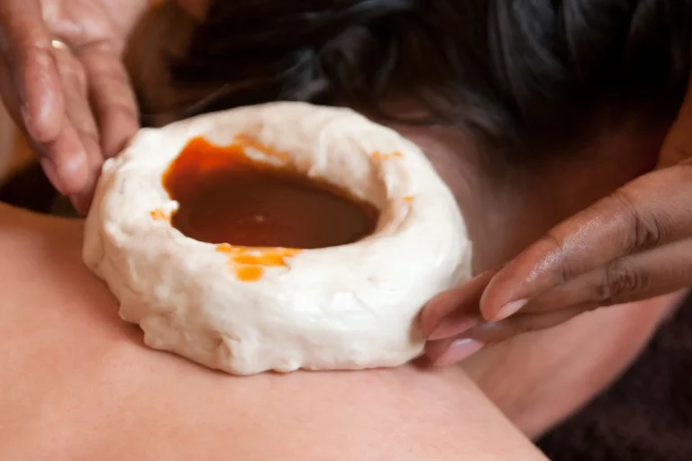 Ayurveda-basti-neck-hidalgomassage.jpg